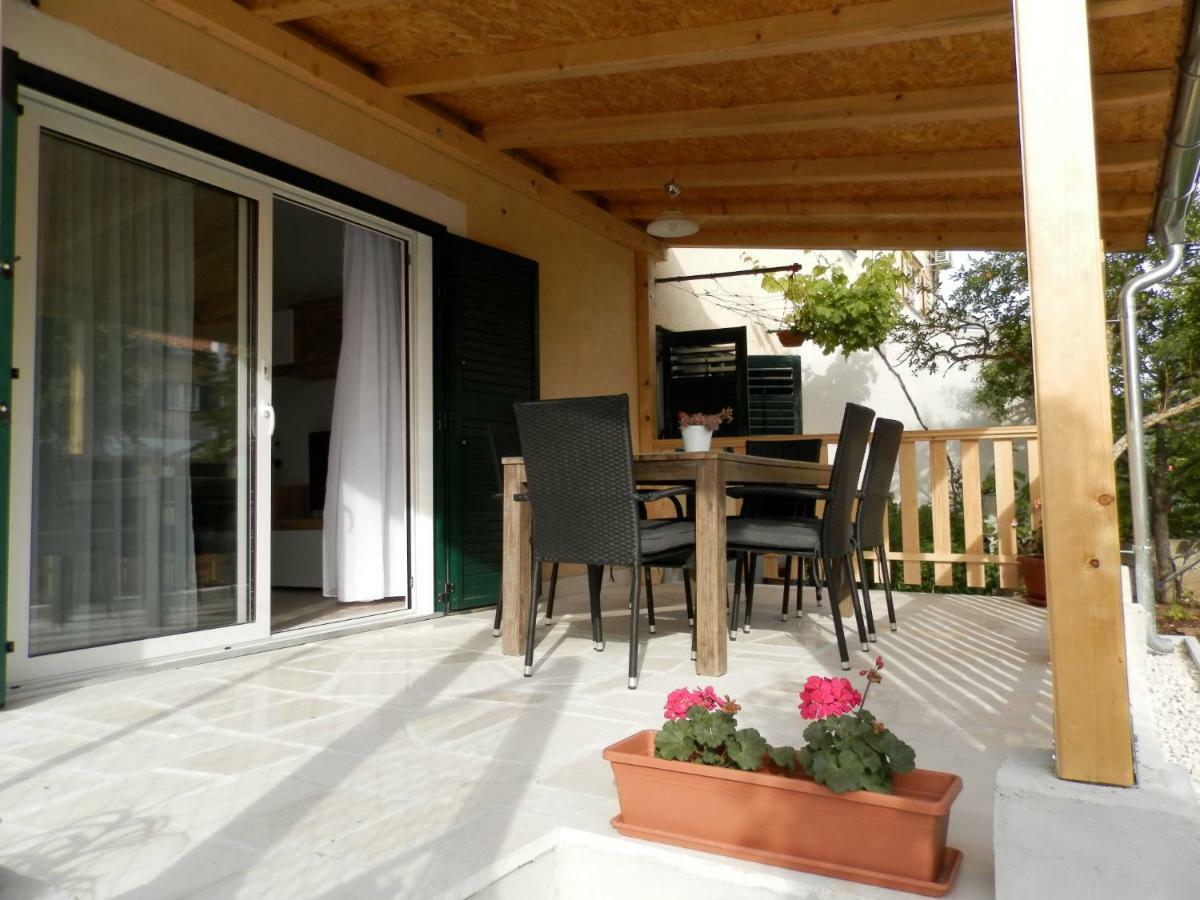 Apartment Slavica Lozovac Exterior photo
